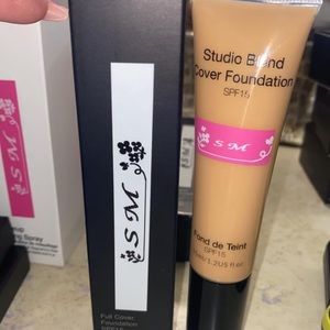 Foundation an loose powder